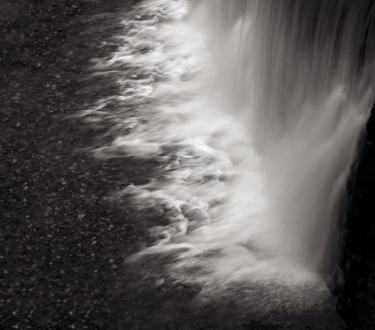 The dance of the Akraia